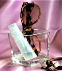 ガラス小物入FB-06 NEW <br>
常に身に付ける小物入れに<br>
便利! プレゼントに最高<br>
70x70mmH76mm<br>
<span style="color: #ff0000;">加工費込2600円サービス価格</span>(一面加工) +500円で二面加工可能<br>
<br>
<center><a href="https://www.kobo-abe.com/order?product=FB-06%E3%80%80%E4%B8%80%E9%9D%A2%E5%8A%A0%E5%B7%A5%E8%B2%BB%E8%BE%BC%E3%81%BF2800%E5%86%86" target="_blank" rel="noopener noreferrer"><img border="0" src="https://www.kobo-abe.com/wp-content/uploads/2016/10/order-or200.png" width="160px" alt=""></a></center>
<br>
<br>