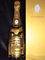 バースディにサプライ<br>ズプレゼントで<br>
シャンパンクリスタル<br>
ティアラ入り