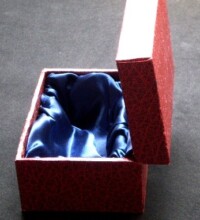 3Dアート専用ケース<br>
赤色と紺色有り