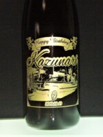 オリジナルラベルで<br>
誕生日祝いに愛車<br>
をサプライズで<br>
麦焼酎中々1.8L