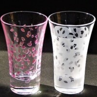 <br>
<br>
冷酒グラス≪sakura≫<br>
径60×H98mm  100㏄<br>
加工費込5800円 (セット)<br>
<br>
<center><a href="https://www.kobo-abe.com/order?product=%E7%B5%B5%E6%9F%84%E5%86%B7%E9%85%92%E3%82%B0%E3%83%A9%E3%82%B9%EF%BC%9Csakura%EF%BC%9E" target="_blank" rel="noopener noreferrer"><img border="0" src="https://www.kobo-abe.com/wp-content/uploads/2016/10/order-or200.png" width="160px" alt=""></a></center>
<br>
<br>