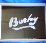 開店祝いに<br>
お店のロゴを彫刻<br>
したミラーボード<br>
 額OA-L