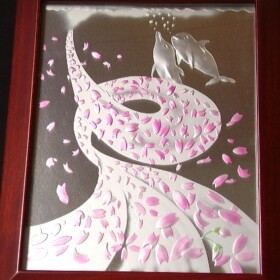 額入彫刻ガラスIN-08<br>
水中の桜花とイルカ<br>段彫り242×303mm<br>
<span style="letter-spacing : 0px;text-decoration : line-through; color:#ff0000;">16800円</span> <FONT color="#ff0000">値下げ 11000円</FONT>
<br>
<br>
<center><a href="https://www.kobo-abe.com/order?product=%E9%A1%8D%E5%85%A5%E5%BD%AB%E5%88%BB%E3%82%AC%E3%83%A9%E3%82%B9%E3%80%80IN-08"  target="_blank"rel="noopener"><img border="0" src="https://www.kobo-abe.com/wp-content/uploads/2016/10/order-or200.png" width="200px" alt=""></a></center>
<br>
<br>