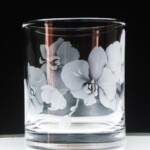 逸品グラス<ラン> 陰影を作り立体的に見せてます。ロックグラスAに彫刻。 <br>
詳しくは▶<a href="#ittupin">逸品グラスへ</a>